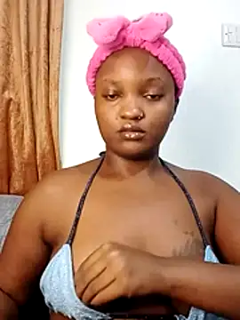 Snapshot of Ebony_butt chatting on December 2, 9:54 pm Ebony butt online show from December 2, 9:54 pm