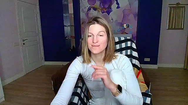 EmilyWalkeri online show from March 15, 1:52 am