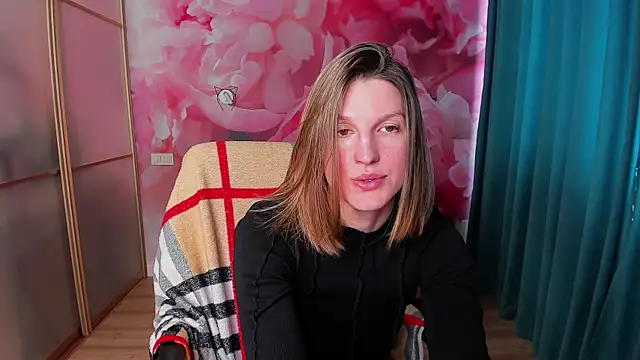 EmilyWalkeri online show from March 16, 11:27 am