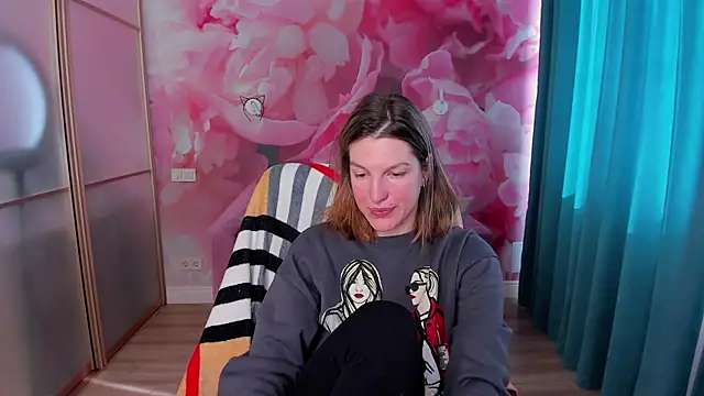 EmilyWalkeri online show from March 21, 10:06 am