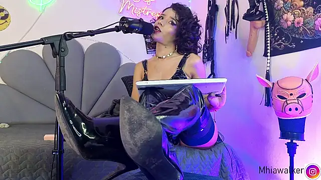 MhiaCorleone online show from November 22, 8:46 am