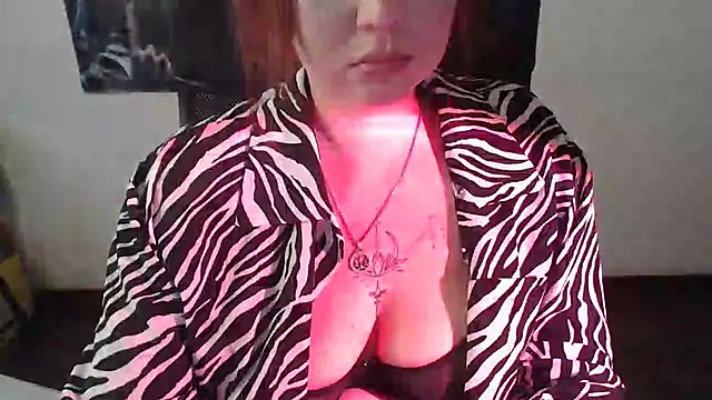 Lizzy Love online show from February 19, 6:44 am