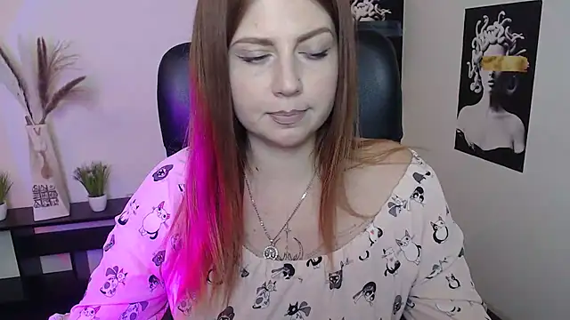 Lizzy Love online show from March 13, 8:00 pm