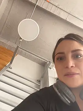 Snapshot of cindy_love2 chatting on February 18, 2:24 pm cindy love2 online show from February 18, 2:24 pm