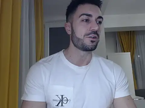 Snapshot of GoldenMark chatting on January 26, 5:23 pm GoldenMark online show from January 26, 5:23 pm