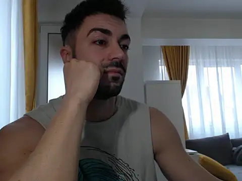 Snapshot of GoldenMark chatting on February 5, 9:36 am GoldenMark online show from February 5, 9:36 am