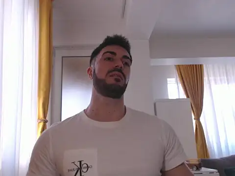 Snapshot of GoldenMark chatting on February 10, 12:29 pm GoldenMark online show from February 10, 12:29 pm