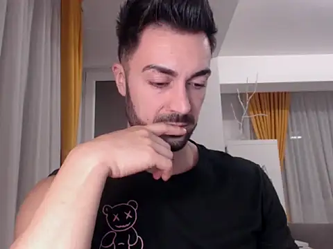 Snapshot of GoldenMark chatting on November 15, 10:04 pm GoldenMark online show from November 15, 10:04 pm