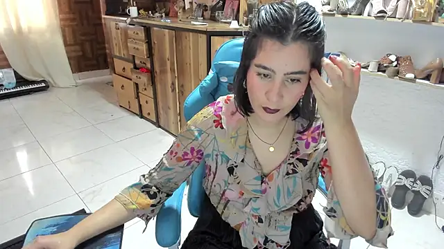 Snapshot of Cristina_Vanegas631 chatting on February 16, 6:37 pm Cristina Vanegas631 online show from February 16, 6:37 pm