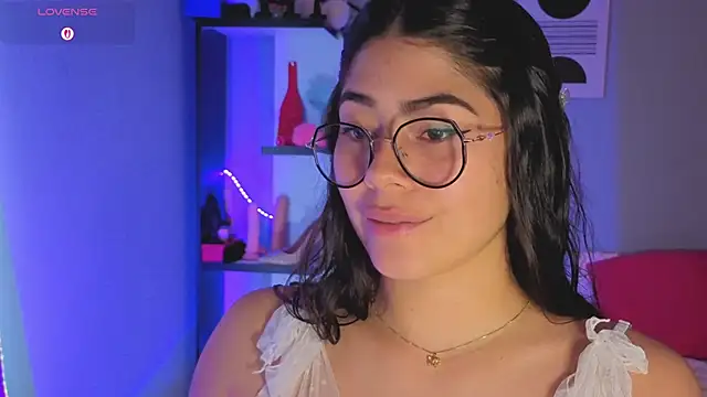 Snapshot of LoaLuxury chatting on February 27, 5:13 pm LoaLuxury online show from February 27, 5:13 pm