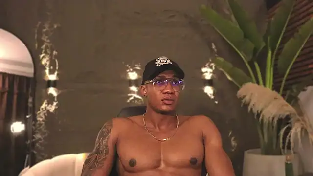 Logan Varela online show from February 21, 12:16 am