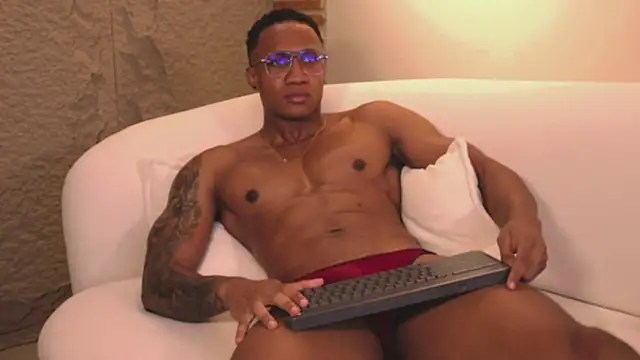 Logan Varela online show from March 3, 11:14 pm