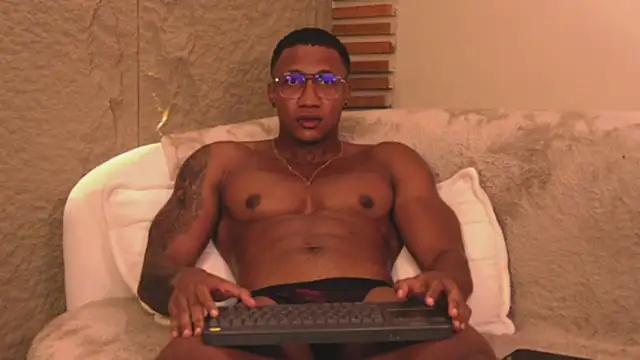 Logan Varela online show from March 18, 4:47 am