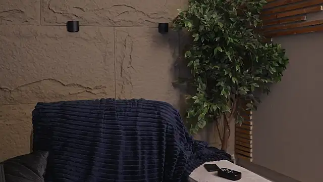 Logan Varela online show from October 4, 1:36 am