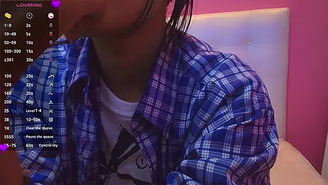 yourcuteneighbourr online show from February 7, 3:01 am