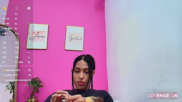 yourcuteneighbourr online show from February 13, 6:09 am