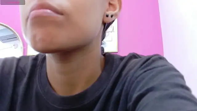 yourcuteneighbourr online show from September 23, 3:09 am