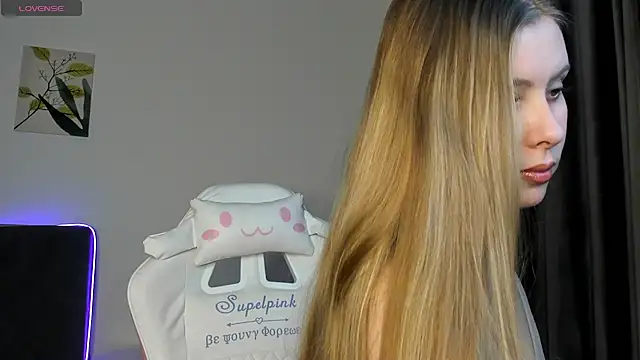 elliediaz online show from October 5, 7:01 pm