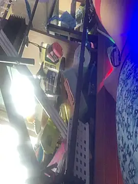 gurlnips online show from November 26, 6:31 pm