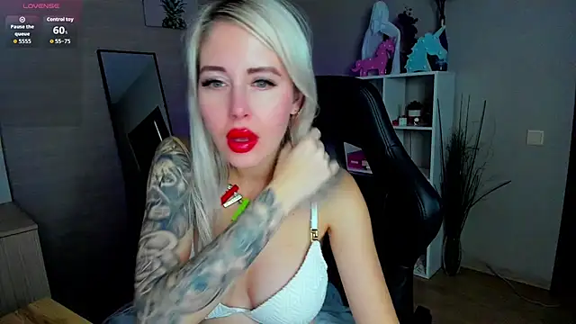 Mermaid N online show from December 3, 1:35 am