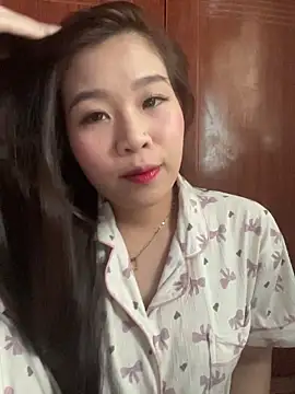 Snapshot of Bae1103 chatting on February 15, 7:51 am Bae1103 online show from February 15, 7:51 am