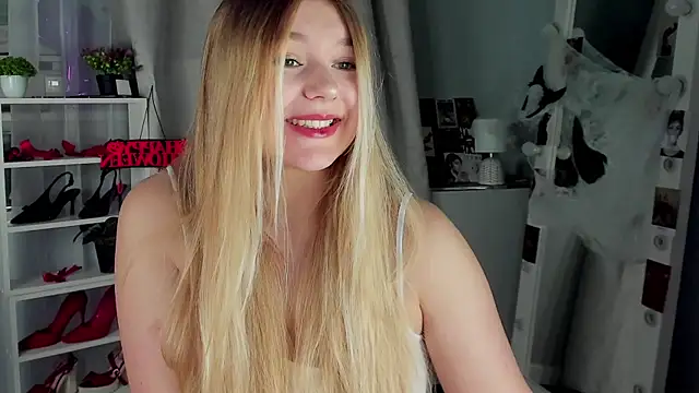 Rebecca Kelly online show from November 1, 2:35 am