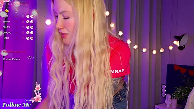 Liv Fay online show from February 4, 5:01 pm