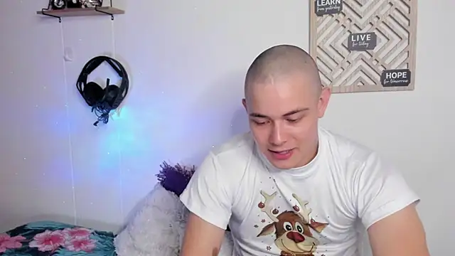 Alan hadid1 online show from December 9, 1:18 am