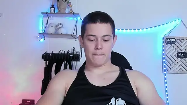 Alan hadid1 online show from February 9, 9:39 pm