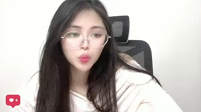 Snapshot of ---MIA--- chatting on January 21, 2:48 pm ---MIA--- online show from January 21, 2:48 pm