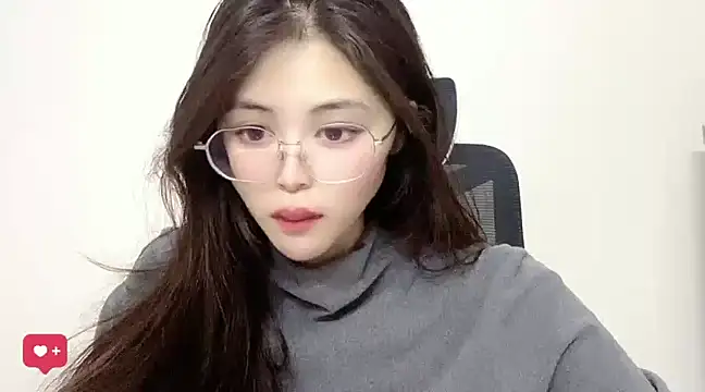 Snapshot of ---MIA--- chatting on February 2, 3:10 am ---MIA--- online show from February 2, 3:10 am