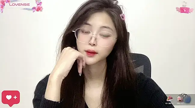 Snapshot of ---MIA--- chatting on February 5, 4:06 am ---MIA--- online show from February 5, 4:06 am