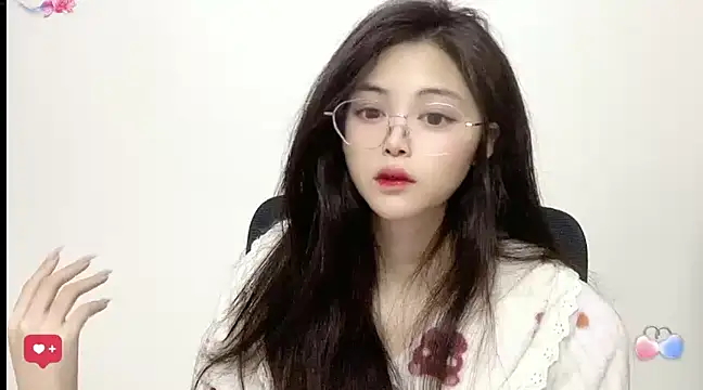 Snapshot of ---MIA--- chatting on February 7, 4:27 am ---MIA--- online show from February 7, 4:27 am