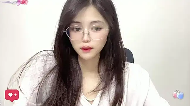 Snapshot of ---MIA--- chatting on February 11, 1:20 pm ---MIA--- online show from February 11, 1:20 pm