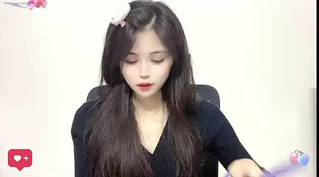Snapshot of ---MIA--- chatting on February 18, 1:11 pm ---MIA--- online show from February 18, 1:11 pm