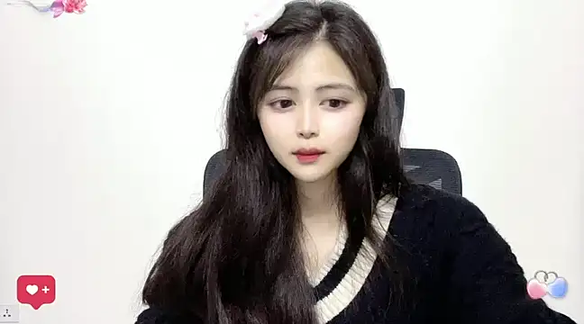 Snapshot of ---MIA--- chatting on February 19, 4:11 pm ---MIA--- online show from February 19, 4:11 pm