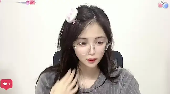 Snapshot of ---MIA--- chatting on February 26, 12:47 pm ---MIA--- online show from February 26, 12:47 pm