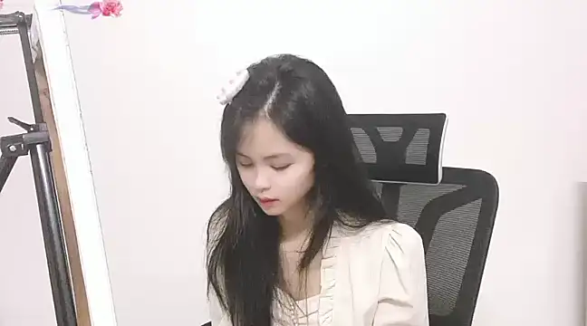 Snapshot of ---MIA--- chatting on February 28, 8:20 am ---MIA--- online show from February 28, 8:20 am