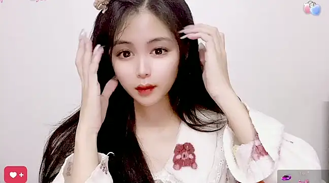 Snapshot of ---MIA--- chatting on March 10, 1:21 pm ---MIA--- online show from March 10, 1:21 pm