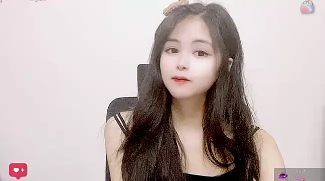 Snapshot of ---MIA--- chatting on March 15, 8:58 am ---MIA--- online show from March 15, 8:58 am