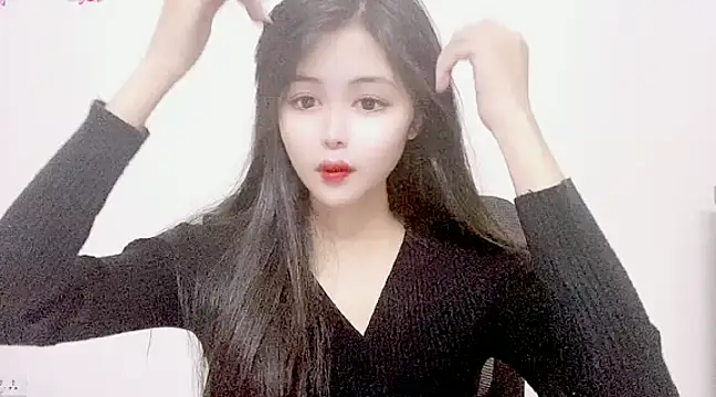 Snapshot of ---MIA--- chatting on March 17, 4:33 pm ---MIA--- online show from March 17, 4:33 pm