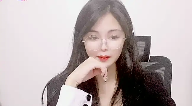 Snapshot of ---MIA--- chatting on March 19, 1:40 pm ---MIA--- online show from March 19, 1:40 pm