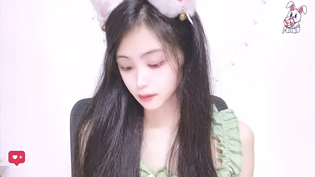 Snapshot of ---MIA--- chatting on September 10, 2:39 pm ---MIA--- online show from September 10, 2:39 pm