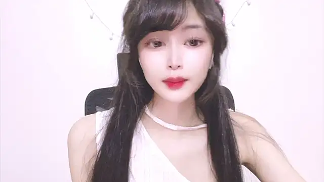Snapshot of ---MIA--- chatting on October 2, 2:13 pm ---MIA--- online show from October 2, 2:13 pm