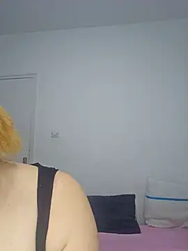 Snapshot of Massa8 chatting on December 21, 7:10 pm Massa8 online show from December 21, 7:10 pm