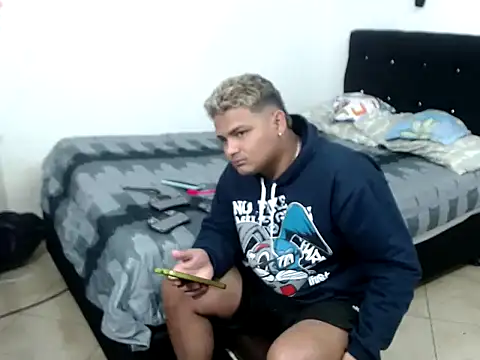 Boycuriousxxx online show from October 24, 11:28 am