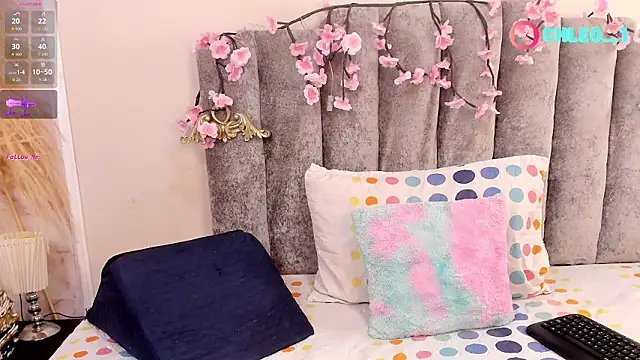 Chleo   online show from March 26, 12:55 pm