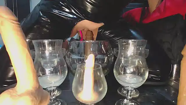 marilyn jon3s online show from February 28, 9:49 pm