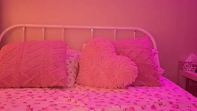 Snapshot of KateVon chatting on November 29, 5:10 am KateVon online show from November 29, 5:10 am