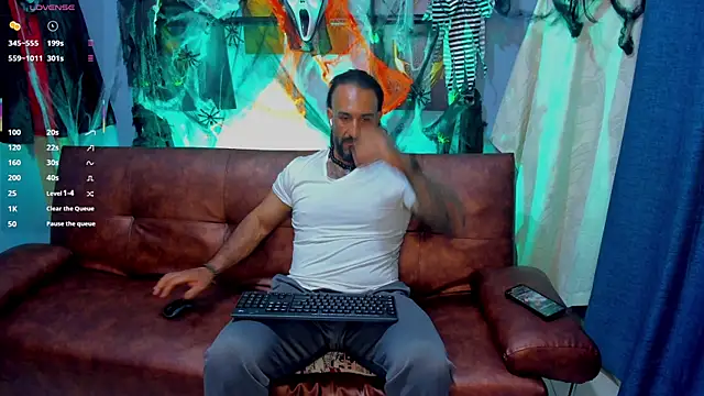 mr maik online show from November 4, 5:45 pm